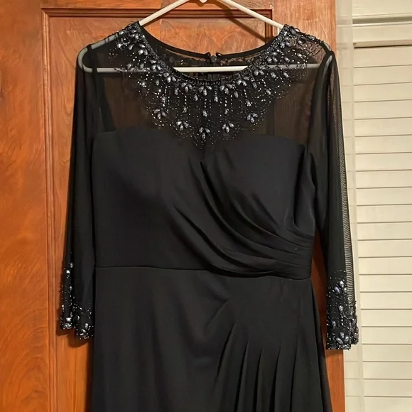 Elegant Dark Navy Blue Evening Dress - Picture 2 of 8
